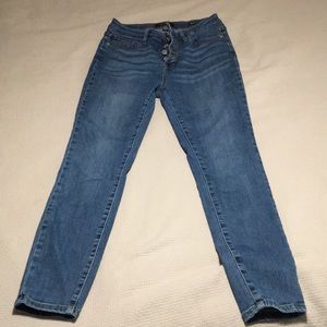 Judy Blue button fly skinny fit size 9/29.